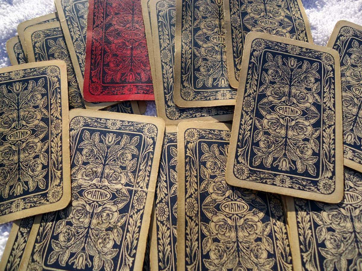 Gypsy Fortune Telling Cards: Back