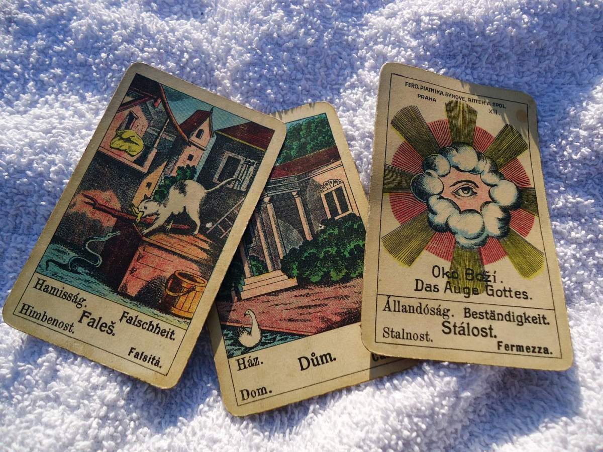 Gypsy Fortune Telling Cards: Deceit, House, Stability